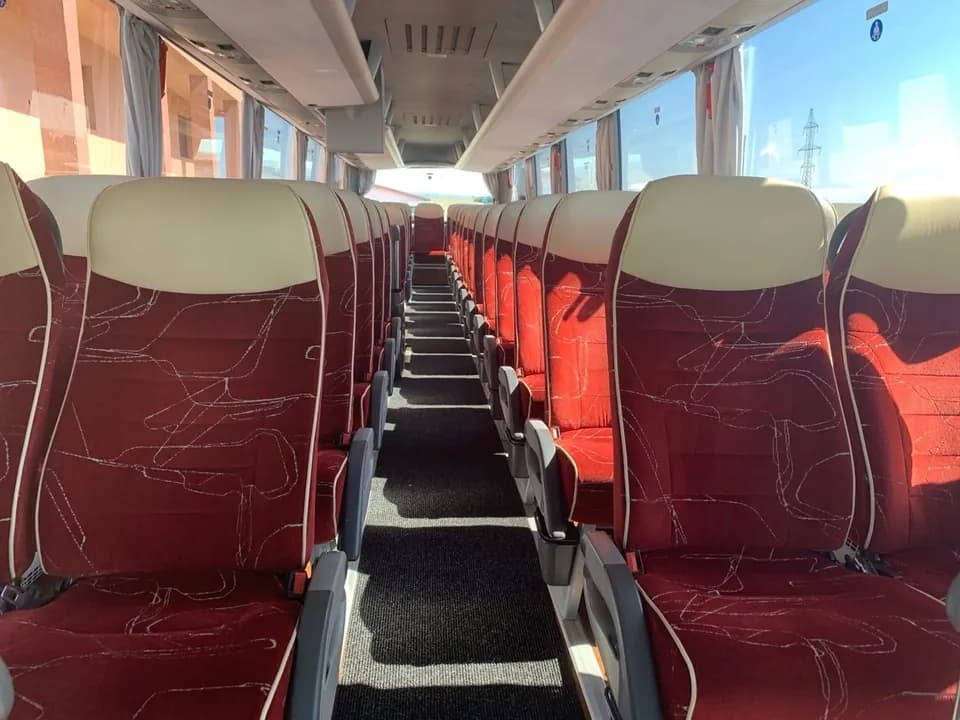 Interiorul autocarului MAN Lion's Coach de 51 de locuri