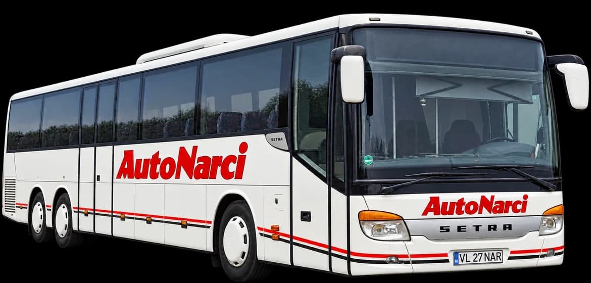 Autocar Setra lung Auto Narci, alb cu dungi roșii, 65 de locuri